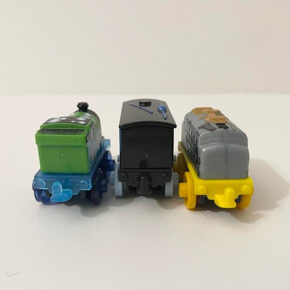 Lot of 9 Fisher Price Thomas and Friends Minis Train Engines - Picture 4 of 16